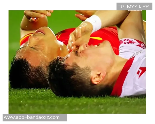 媒体人评论:亚洲杯荣誉与自信在两场比赛中遭遇重创 媒体人评论:亚洲杯荣誉与自信在两场比赛中遭遇重创