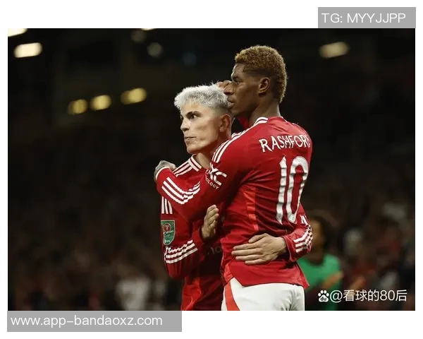 拉什福德积极备战国家德比训练照展现全力以赴的决心与信心 拉什福德积极备战国家德比训练照展现全力以赴的决心与信心