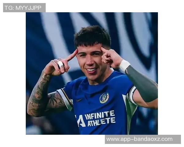 切尔西备战阿贾克斯恩佐积极参与最后训练环节 切尔西备战阿贾克斯恩佐积极参与最后训练环节