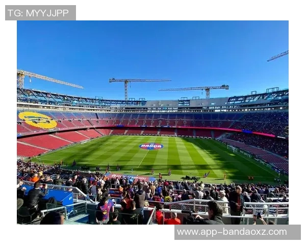 巴萨诺坎普周五公开训练门票热销已达12000张吸引众多球迷参与 巴萨诺坎普周五公开训练门票热销已达12000张吸引众多球迷参与