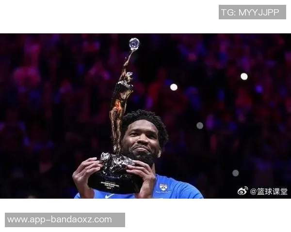 小莫里斯谈恩比德训练态度称其表现依然出色70分之战未做热身 小莫里斯谈恩比德训练态度称其表现依然出色70分之战未做热身