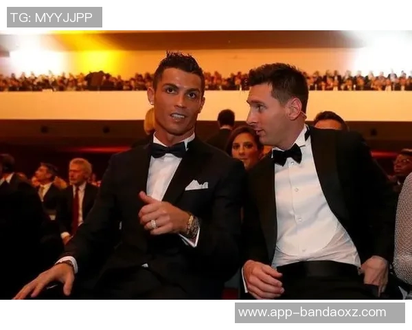 摩根力挺C罗被罚不公指责梅西同样动作却未受罚