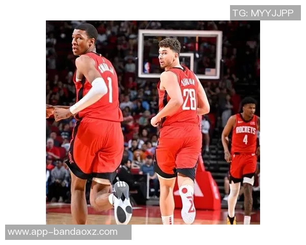 申京与亚当斯默契配合卡佩拉迅速融入双塔战术体系