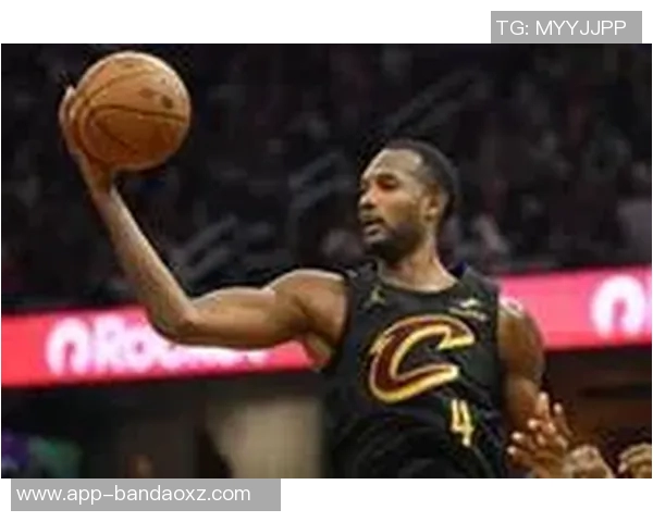 莫布里上半场表现出色三投三中贡献八分三板两助攻助力球队攻势