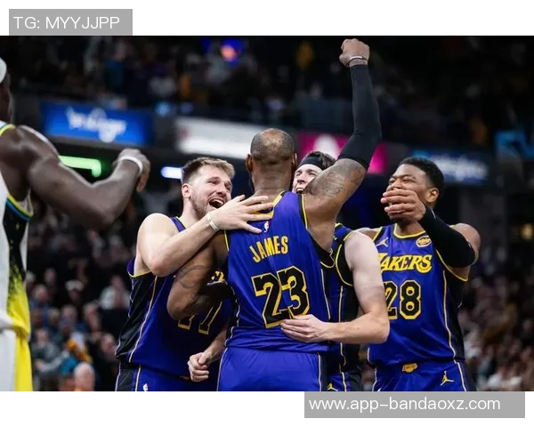 詹姆斯东契奇再显神威25分5篮板10助攻追平湖人传奇韦斯特与贝勒辉煌成就